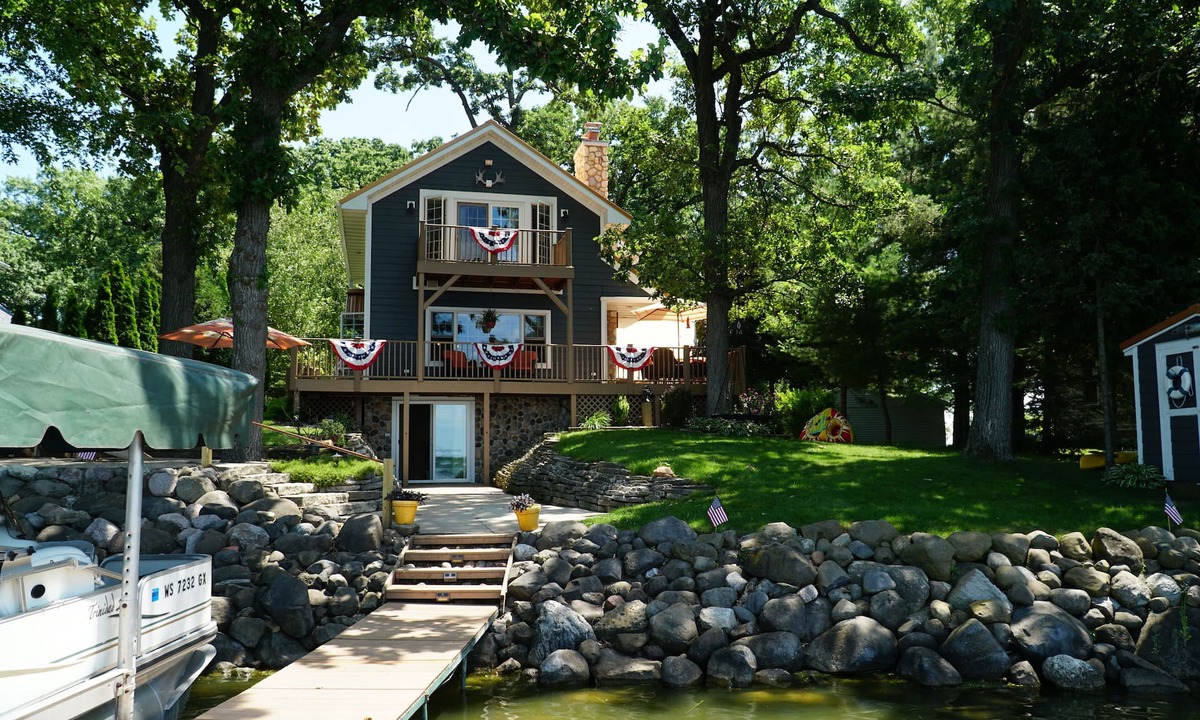 Fox Lake House | Waterfront Home! Enjoy amazing fishing and sunsets over stunning Fox Lake.