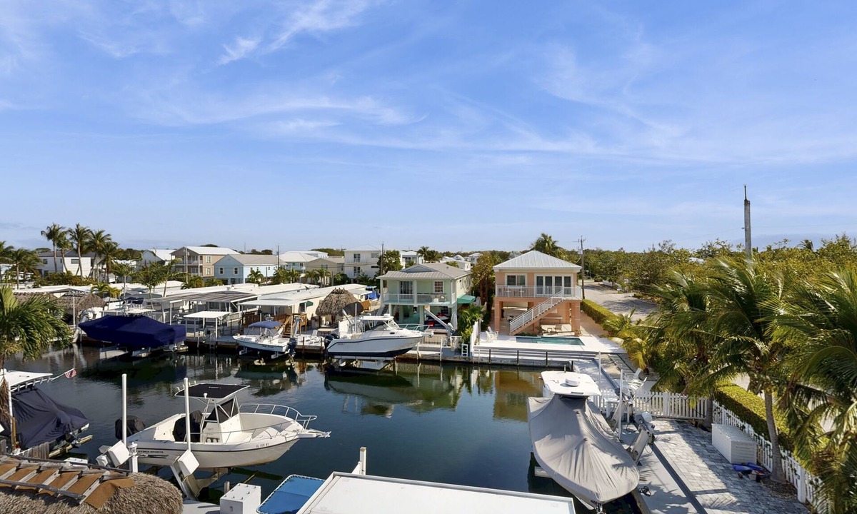 Cross Key Waterways House | Waterfront home w/hot tub, gas grill, WiFi, AC, near attractions