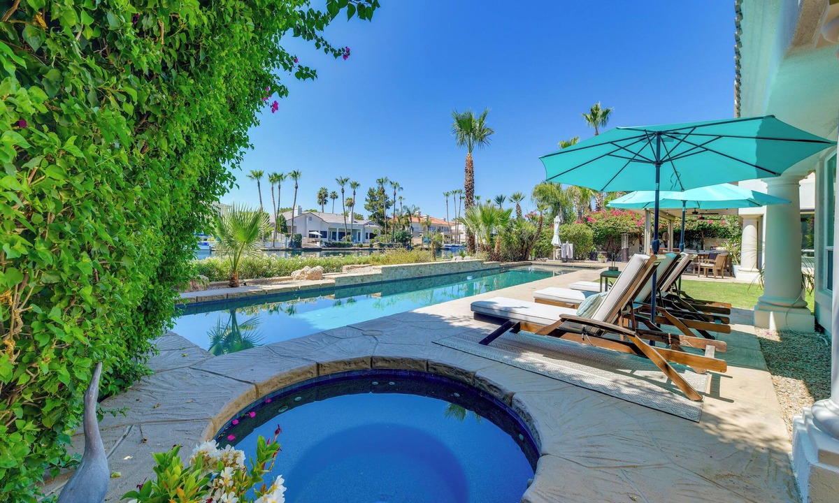 La Jolla Village House | Waterfront Luxury Gilbert Retreat w/Pool & Spa!