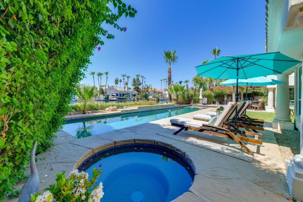West Lake Estates House | Waterfront Luxury Gilbert Retreat with Pool and Spa!