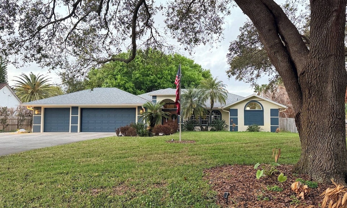Merritt Island House | Waterfront Merritt Island Villa - perfect spot to watch a rocket launch!