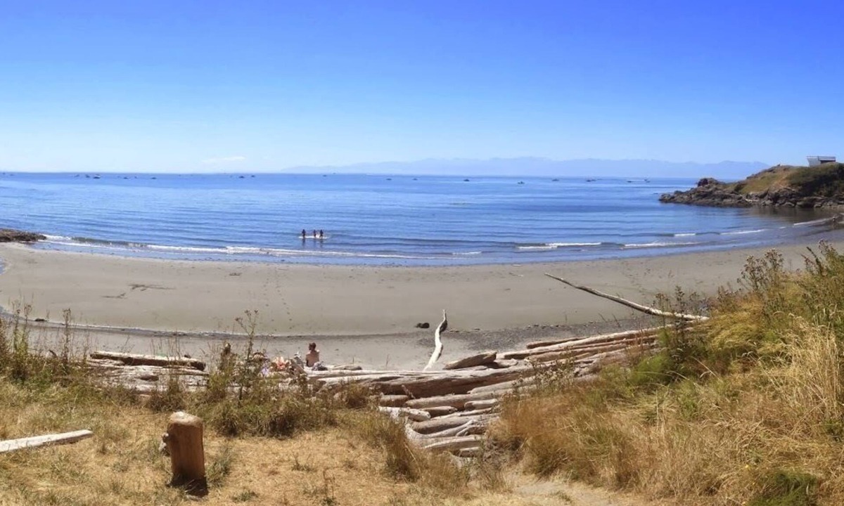 Friday Harbor House | Waterfront! Near Beach! Hot Tub! (orca)