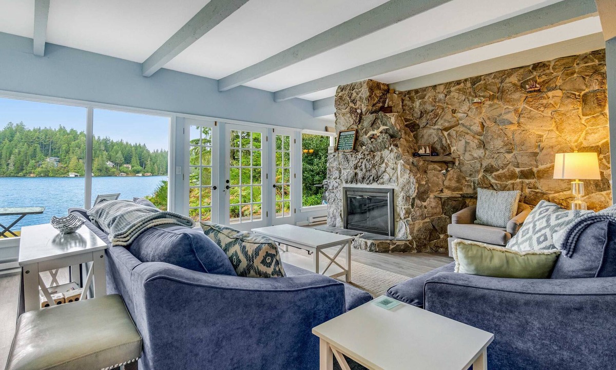 Dunes City House | Waterfront retreat with lake views & private hot tub