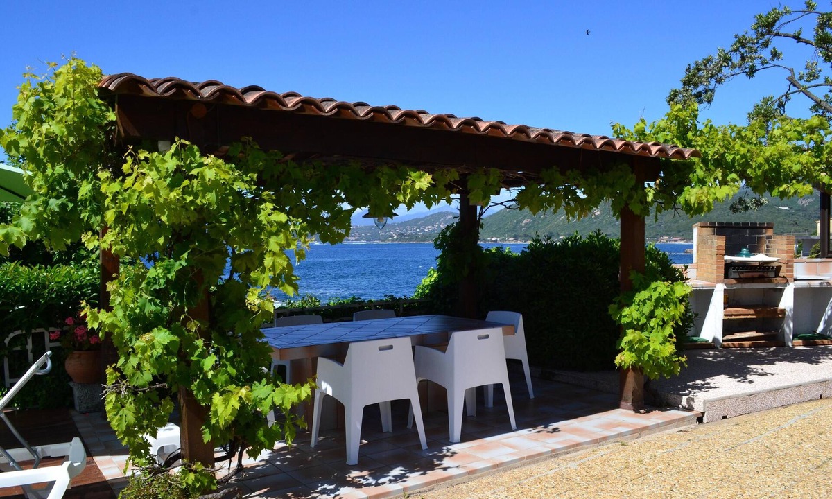 Verghia House | Waterfront self-catered house