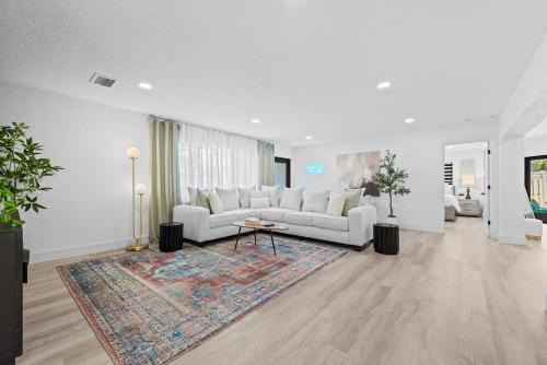 Garden Isles House | Waterfront Villa