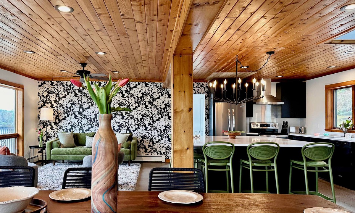 Swan Lake House | Waterlight Retreat at Filippini Pond | BethelWoods