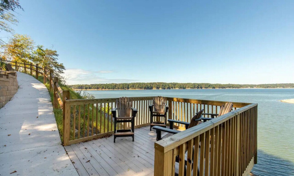 Dandridge Cabin | Water’s Edge – Best Lake Views! 3BR Cabin w/Dock & Game Room