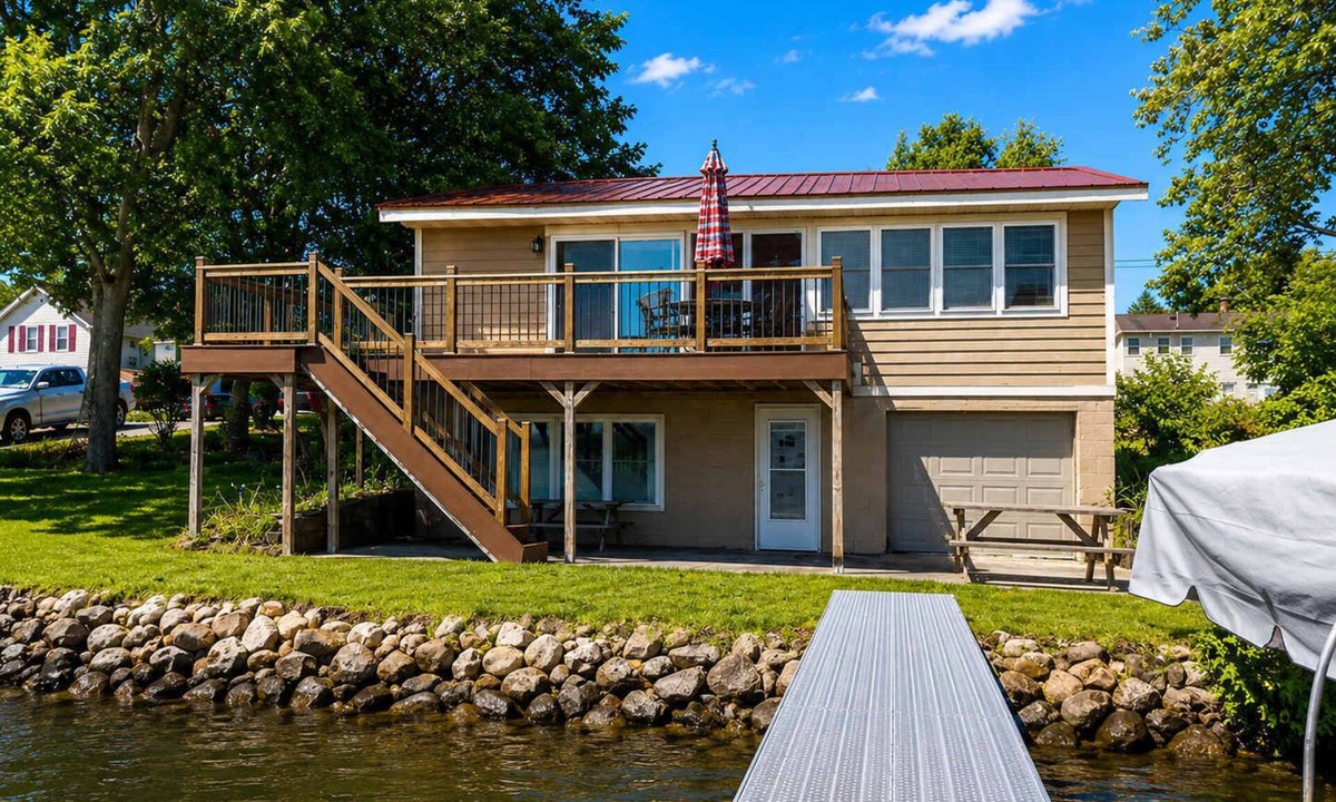 Merrimac House | Waters Edge Cottage
