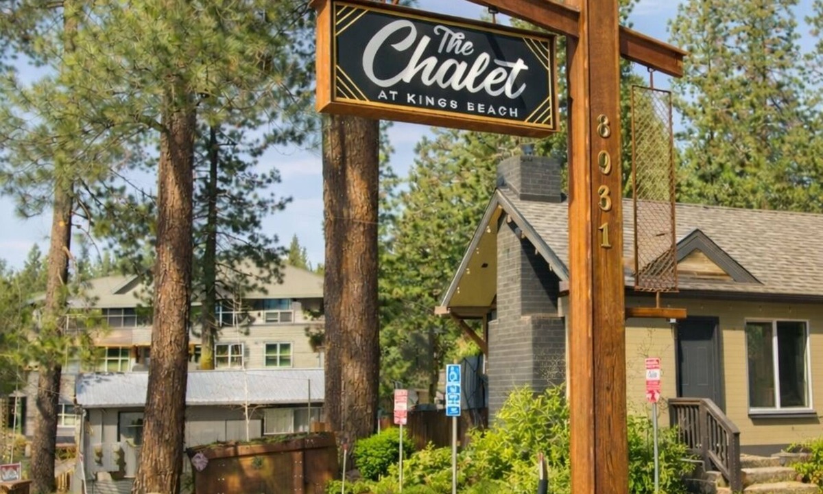 Kings Beach Ski Chalet | Welcoming hotel with lakeview, golf, skiing, WiFi, & Netflix