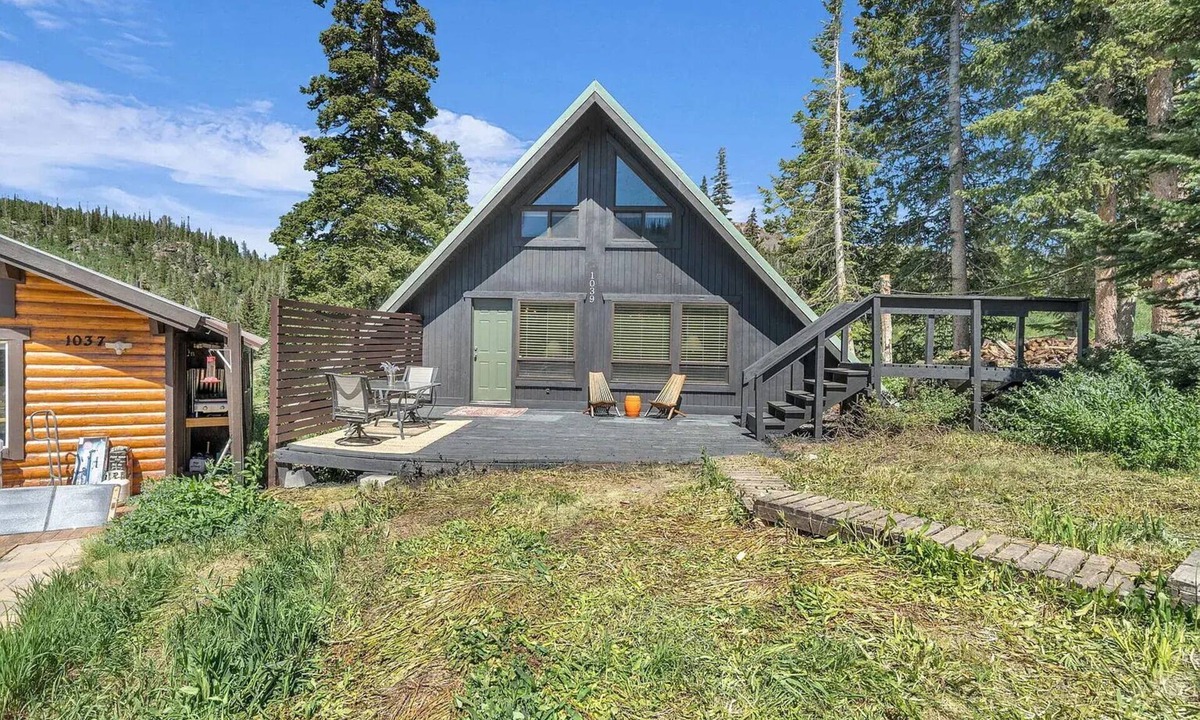 Brian Head Cabin | Welcoming, quaint A-frame cabin with WiFi in charming Brian Head