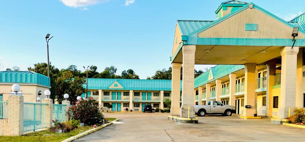 Hazlehurst Hotel | Western Inn Express
