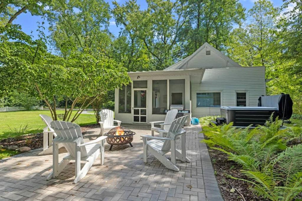 Lakeside House | Whispering Arbor by Juniper Holiday + Home