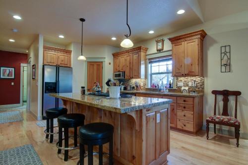 Bend House | Wild Meadow