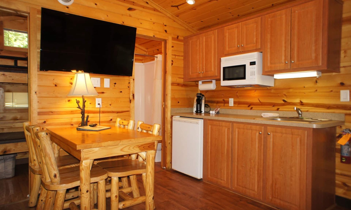 Williamsburg Cabin | Williamsburg Campground