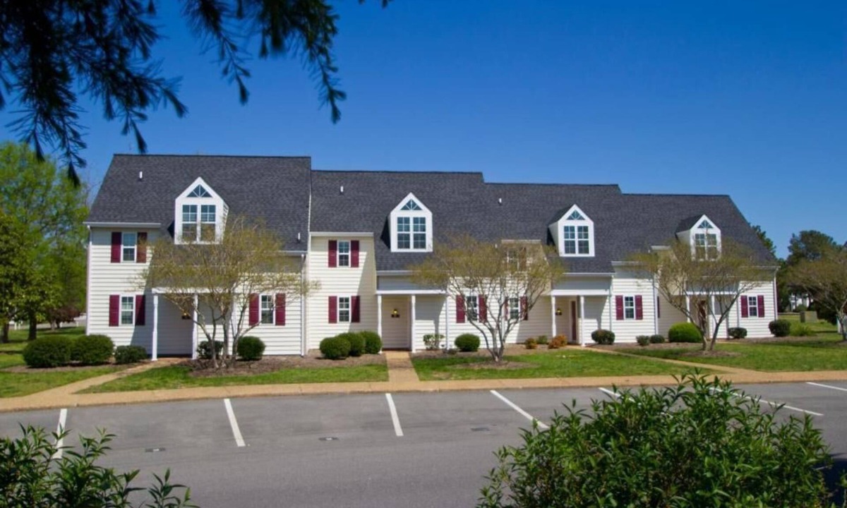 Berkeley Villa | Williamsburg | Historic Village Stay | Pool & Tennis | 2BR