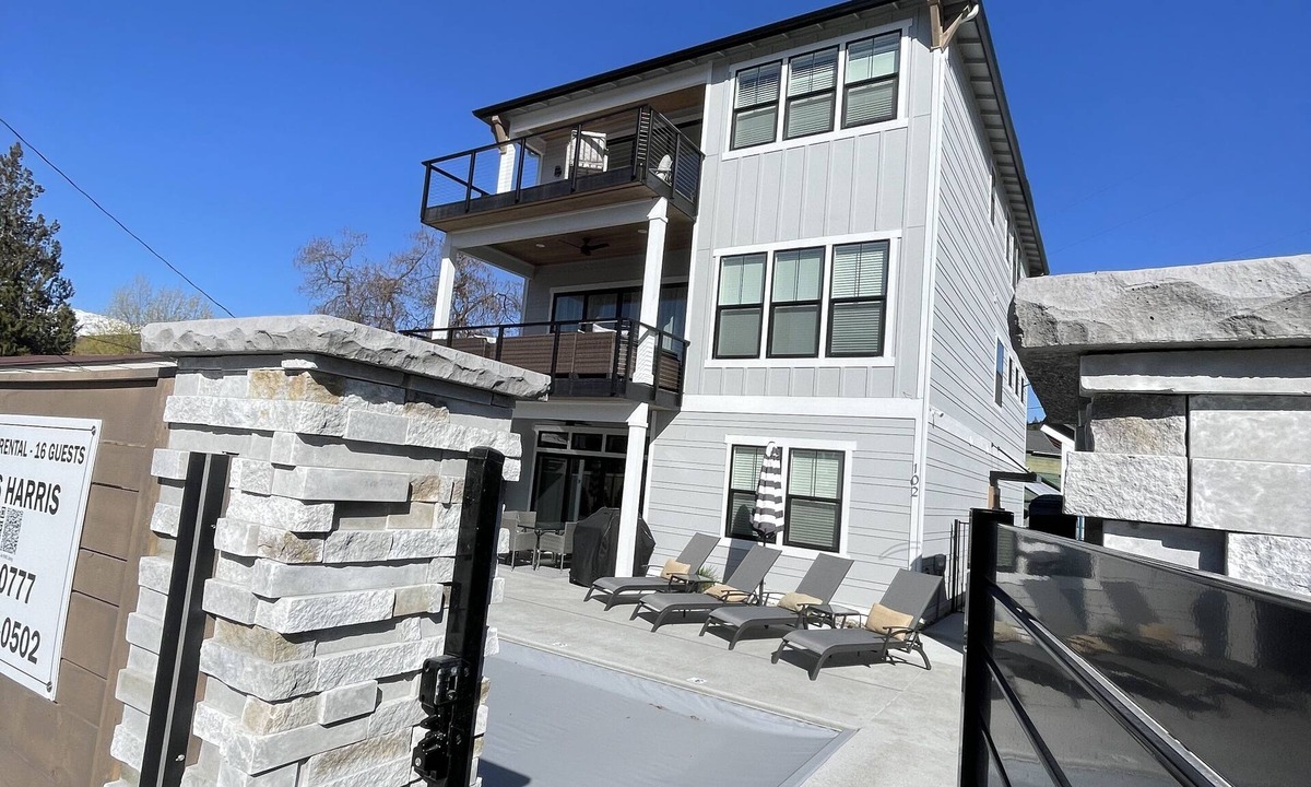 Wapato Point House | Wine Country - Lake Chelan - Heated Saltwater Pool- Fire Pits -Walkable