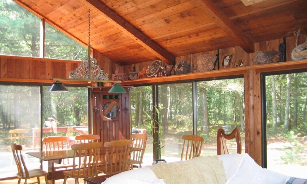 Northwest Harbor House | Winter Rental: Secluded 8 acres, 4 Bedrooms, Sauna, Hot Tub, PET FRIENDLY