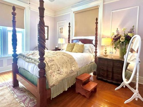 Oswego Bed & Breakfast | Wisteria Suite -The Belvedere Inn