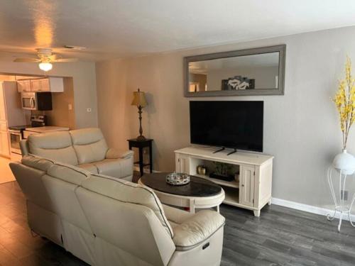 Central Arlington Apartment | Woodrow St