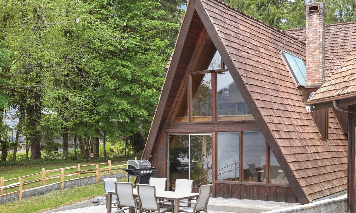 Amanda Park House | Woody Waterfront A-Frame Lakefront Home on Lake Quinault - Olympic National Park