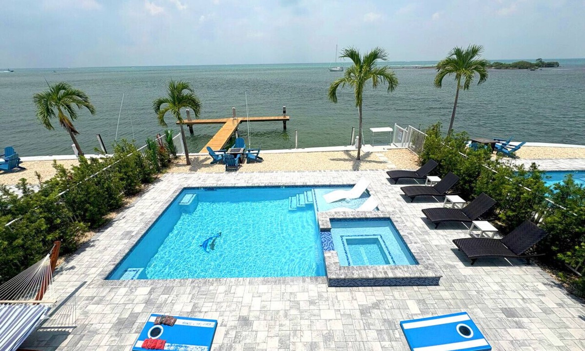 Key Colony Beach House | World-Class 5 Bed Villa Oceanfront Pool/Hot tub Sunset Escape Sleeps 12