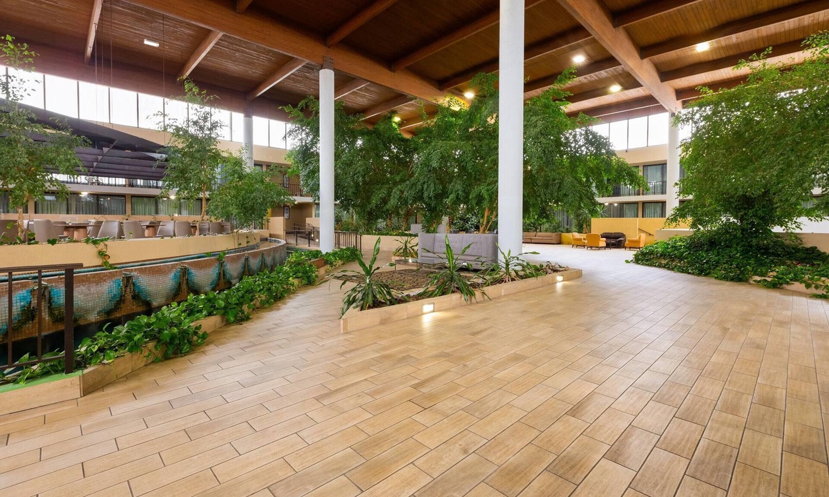 Romulus Hotel | Wyndham Garden Romulus Detroit Metro Airport