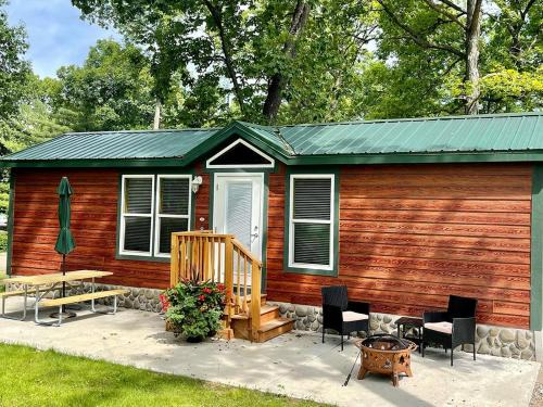 Howell House | Yellowstone Chalet Cottage