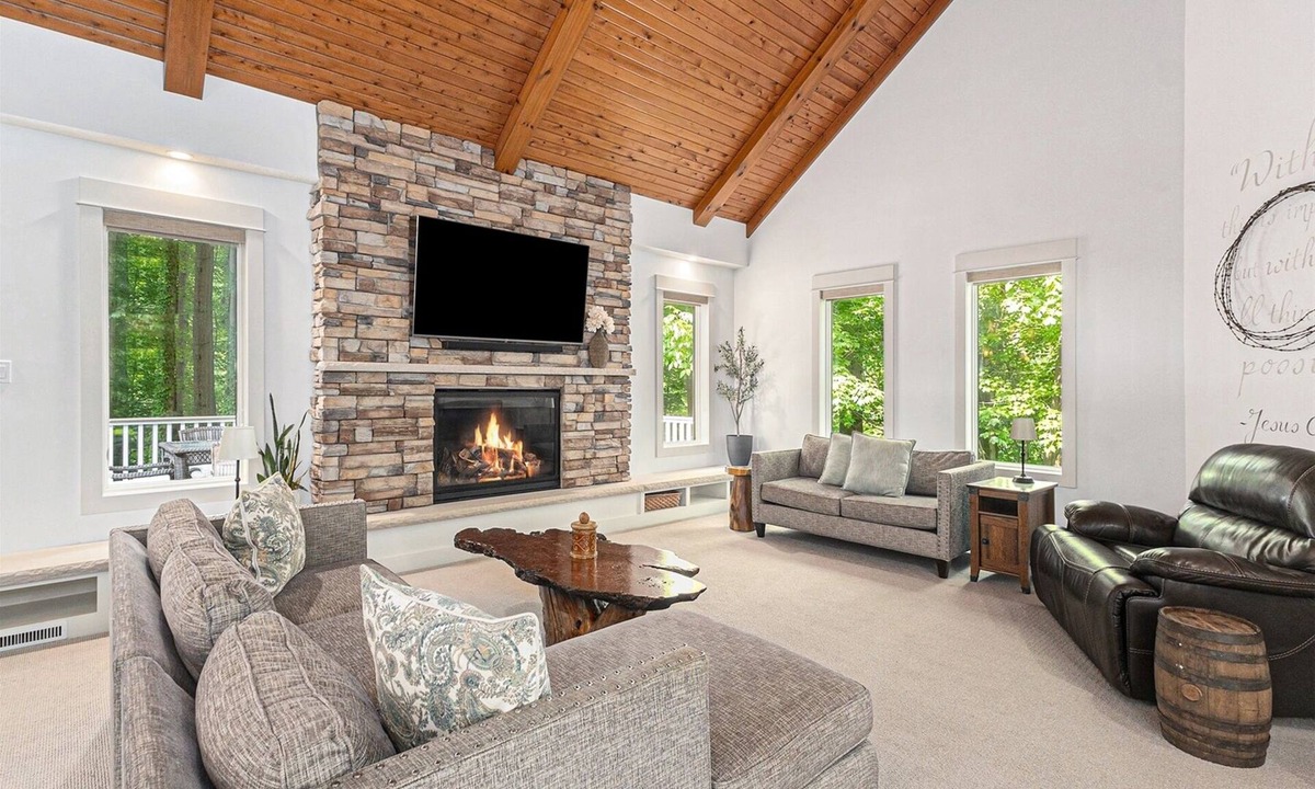 Macatawa House | Yemi's Place: Luxe Macatawa Home, Hot Tub, Fire Pit, Game Room