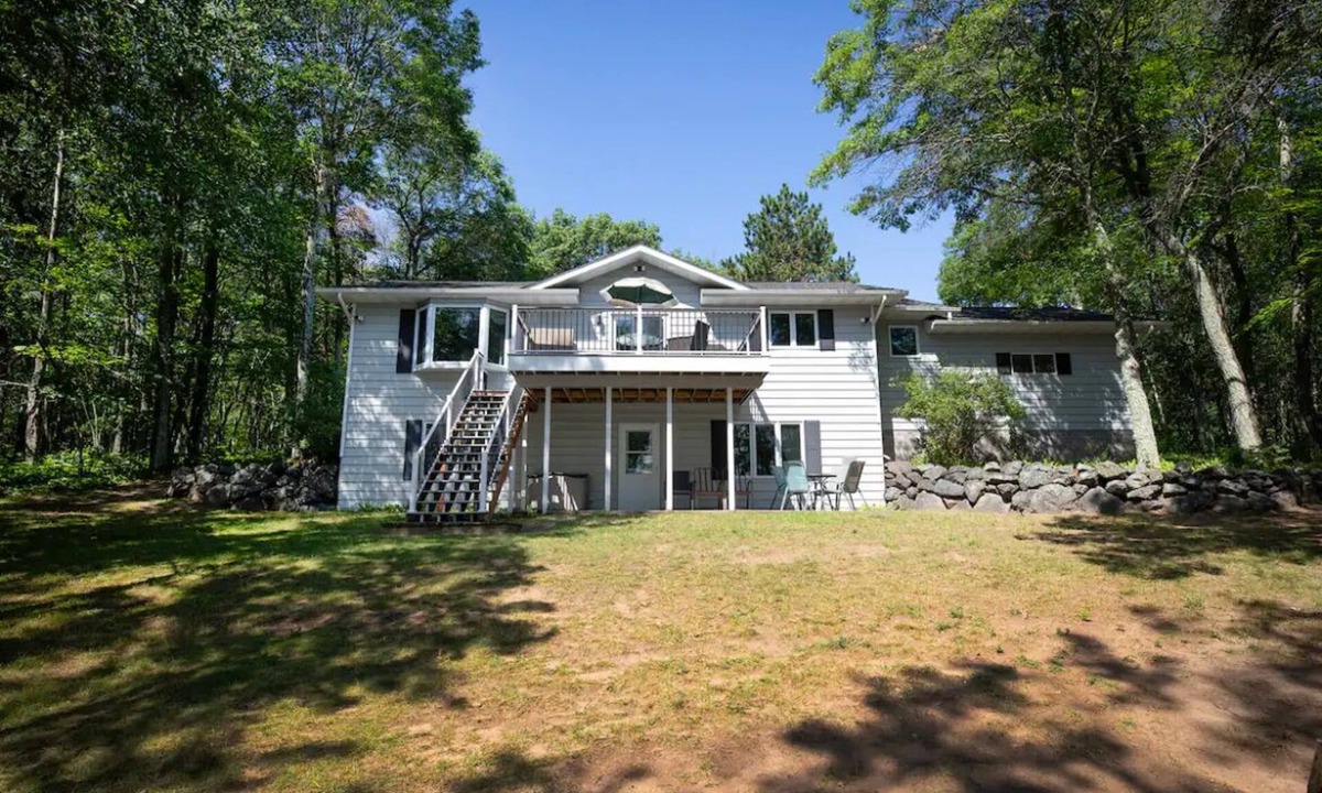 Spooner House | Your Great Escape Lake Home- Pet Friendly, Sleeps 10 & Right on the Lake!
