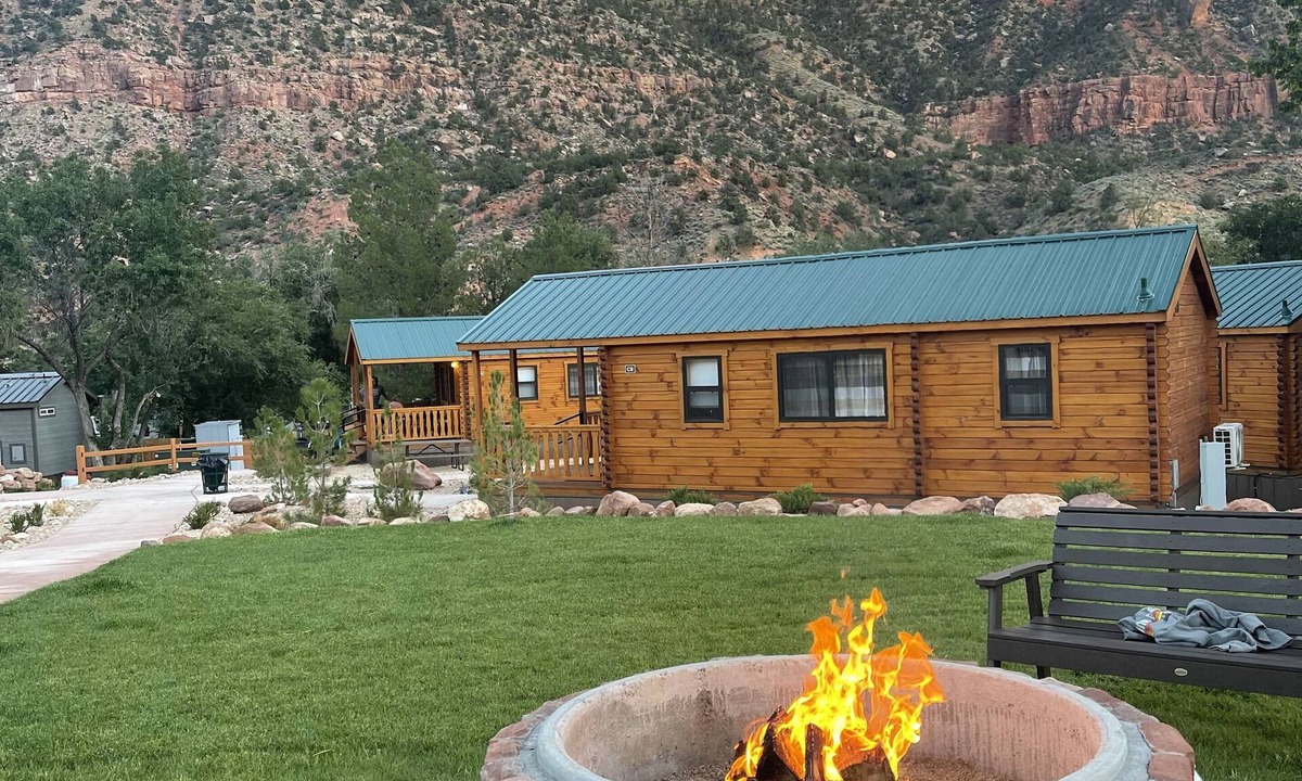 Zion National Park South Entrance Hotel | Zion Canyon Cabins