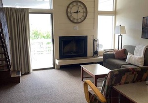 B3 Waterfront with mountain views in Manson