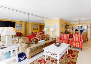 Dog-Friendly, First Floor Condo with Ocean View, Central AC, and Beach Access!