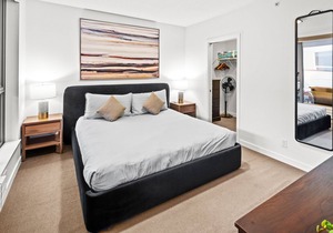 Downtown Executive Suite w/ secure parking in Victoria