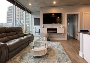 Luxury 2 BR | 2 BA | with balcony in downtown GR