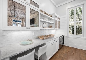 Park District Paradise: Bikes, Golf Cart, WaterColor Beach Club Access, and Luxury Living.