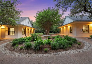 Secluded Poolside Getaway where Boutique Hotel Vibes meet Nature