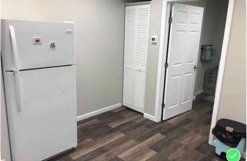Hemphill Apartment | 1 bed/1 bath apartment downtown Hemphill Side A