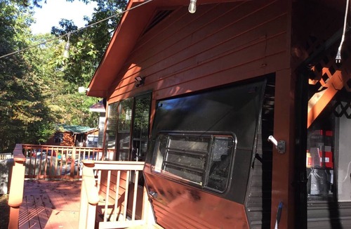 Cleveland RV Rental | 1-bedroom campground in adorable Cleveland with cool outdoor vibes
