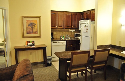 Okemos Condo | 1 Bedroom | Free Breakfast. Pool