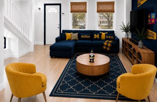 Old West Side House | #1 Location I 12 Mile to Stadium I 13 Mile to Downtown I GO BLUE