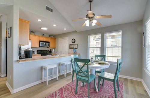 Pirates Beach House | < 1 Mi to Beach! Poolside Retreat in Galveston