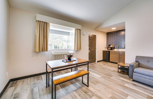 Port Huron Apartment | 1 MI to Lighthouse Beach: Sleek Studio Apt