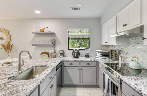 Mary Esther Apartment | 10 Mi to Navarre Beach! Waterfront Rental w/Pool