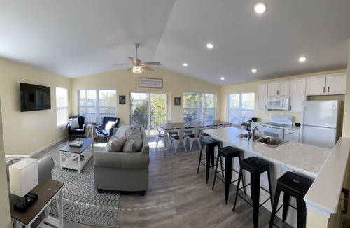 Williamstown House | 100 Acre Relaxing Retreat Near ARK- The Farmhouse