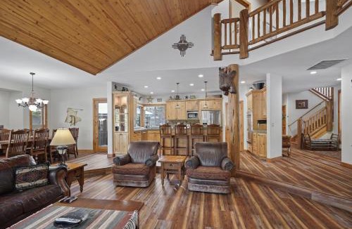 Sunriver House | 11 Vine Maple home
