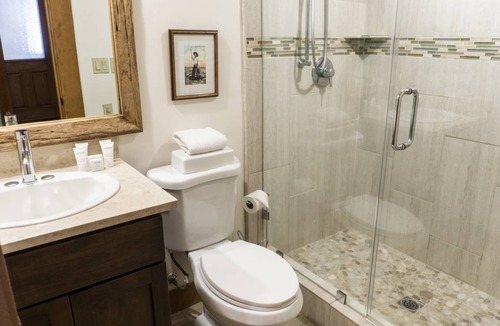 Truckee Condo | 114 m² Condo ∙ 4 bedrooms ∙ 7 guests