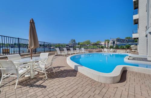 Charlevoix House | 117D Edgewater Inn