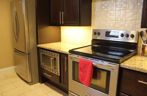 Vine Apartment | 131 Cedar 5 · Luxury Studio with Full Kitchen in Downtown Kalamazoo