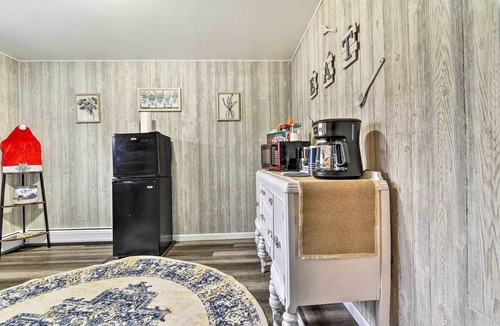 Clio Apartment | 14 Mi to Frankenmuth: Apt on 3 Acres in Clio!