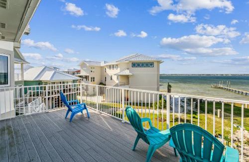 Caribbean Isle House | 1460 Bermuda Dr